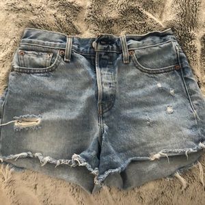 Levi short shorts